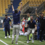 PARMA - ITALY, 22-07-20 - FOTO DI CASTALDI / SILPRESS, STADIO ENIO TARDINI - PARMA VS NAPOLI, NELLA FOTO: ESULTA ROBERTO D'AVERSA COACH PARMA A FINE PARTITA